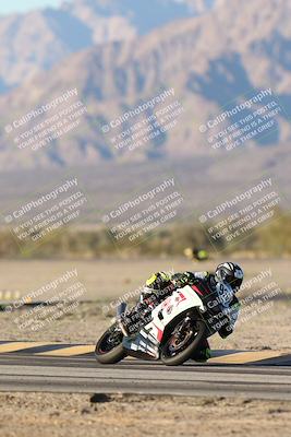 media/Dec-07-2025-CVMA (Sun) [[3e7d2de5dc]]/Race 18-Formula Twins-Formula 40 UL/